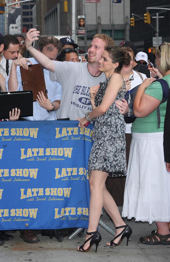 Amanda Peet arrives at The Late Show with David Letterman at the Ed Sullivan Theatre in New York City 