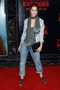 Amanda Peet at the Pineapple Express premiere in Westwood 