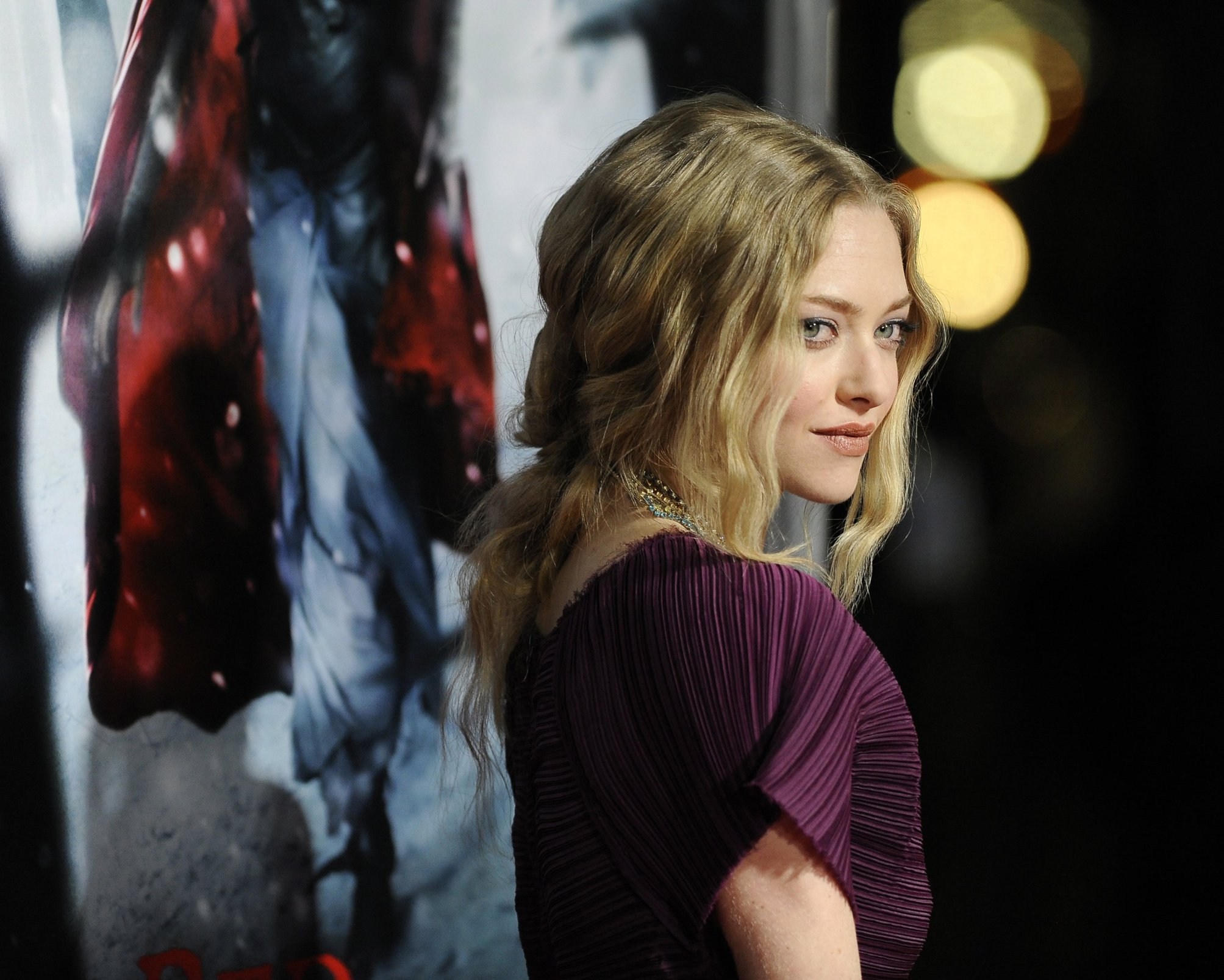 Amanda Seyfried Los Angeles premiere of Red Riding Hood at Graumans Chinese Theatre on March 7, 2011