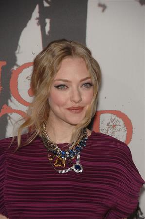 Amanda Seyfried Los Angeles premiere of Red Riding Hood at Graumans Chinese Theatre on March 7, 2011