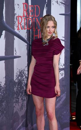 Amanda Seyfried Los Angeles premiere of Red Riding Hood at Graumans Chinese Theatre on March 7, 2011
