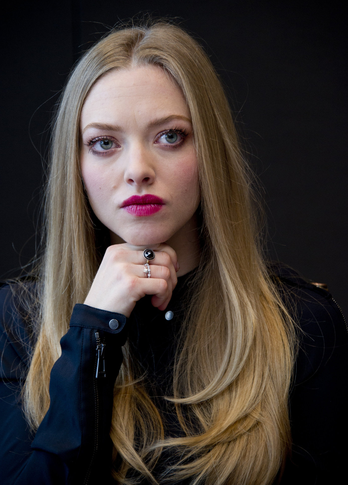 Amanda Seyfried Pictures Amanda Seyfried  Les Miserables  Photocall 12/2/12