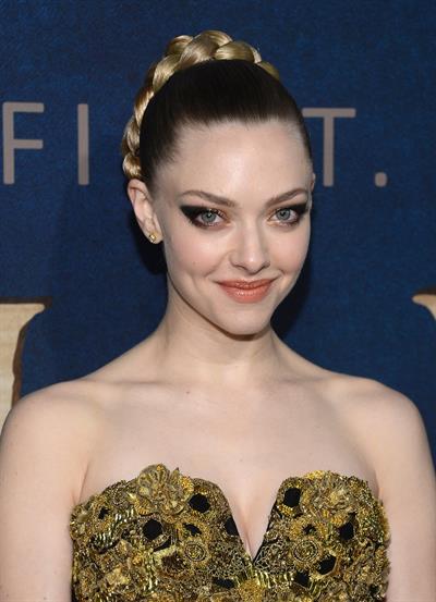 Amanda Seyfried 'Les Miserables' premiere in New York 12/10/12 