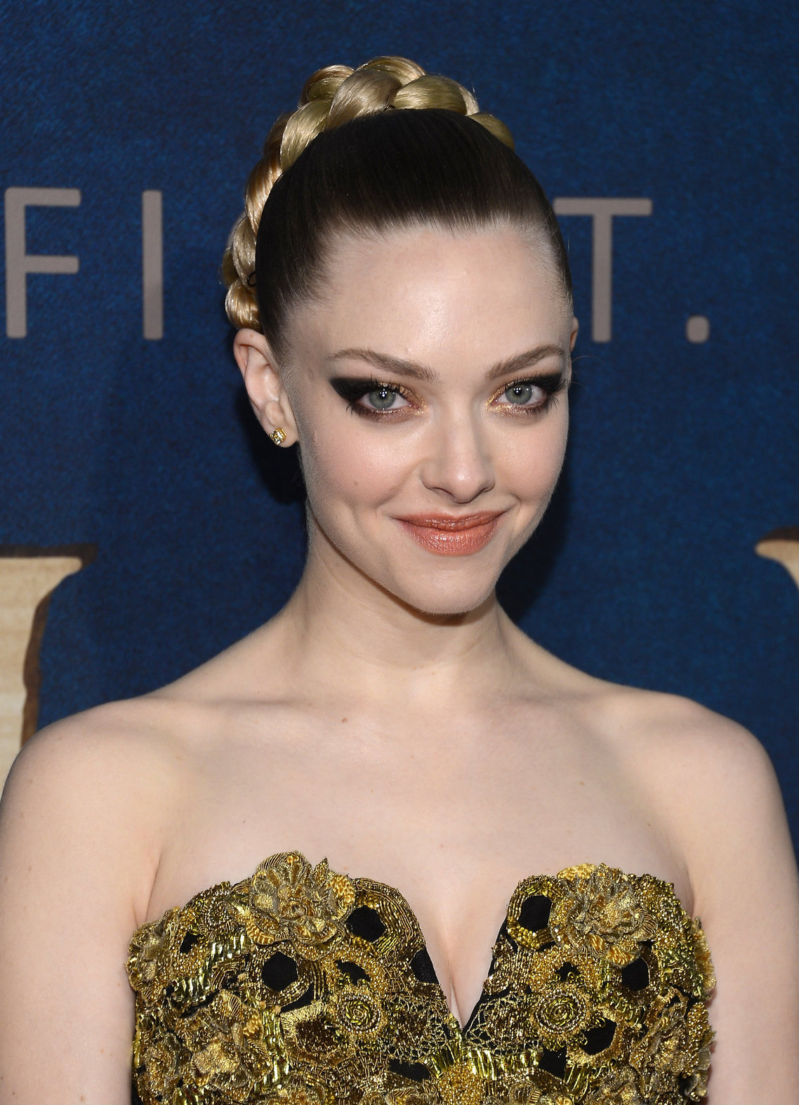 Amanda Seyfried 'Les Miserables' premiere in New York 12/10/12 