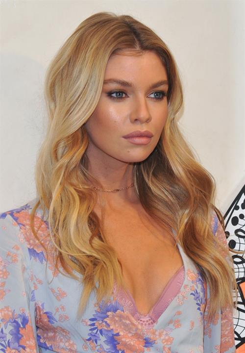 Stella Maxwell