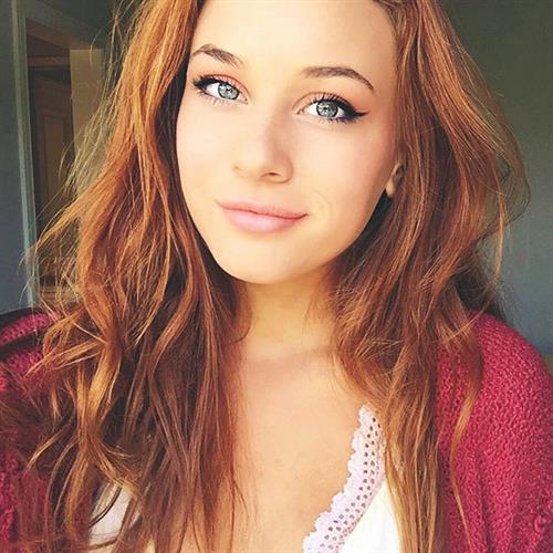 Sar Gibson taking a selfie