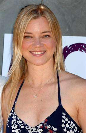 Amy Smart Environmental Media Assoc Organic Garden Lunch in Los Angeles on May 26, 2010 