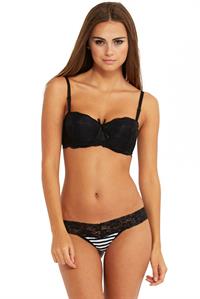 Xenia Deli in lingerie