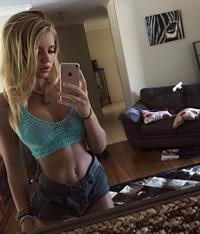 Jade Grobler taking a selfie
