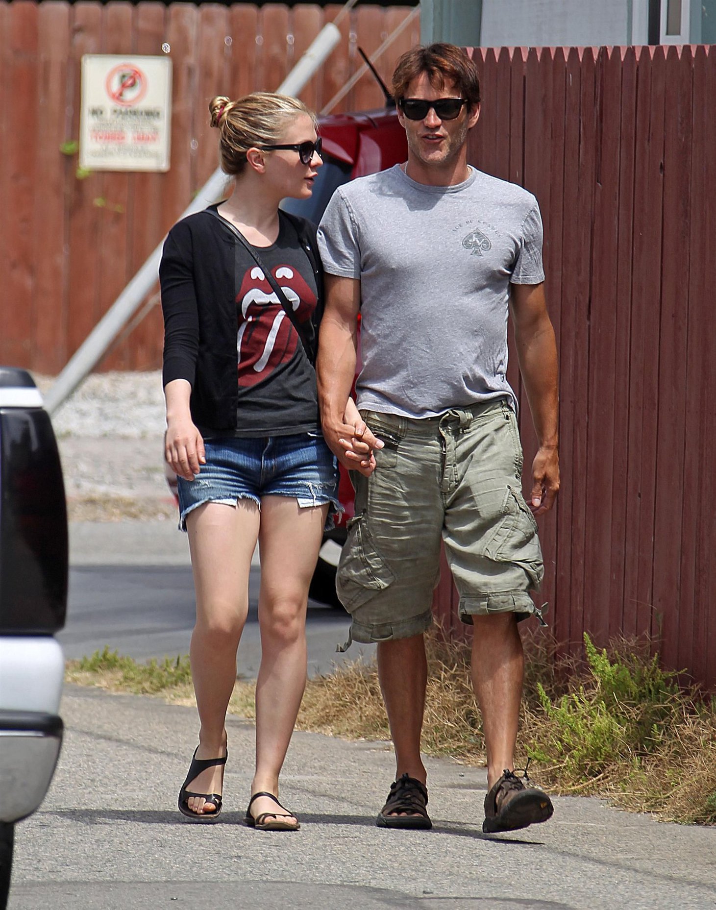 Anna Paquin Venice Beach candids on July 30, 2011 