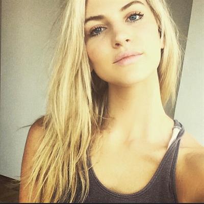 Kelly Thomas taking a selfie