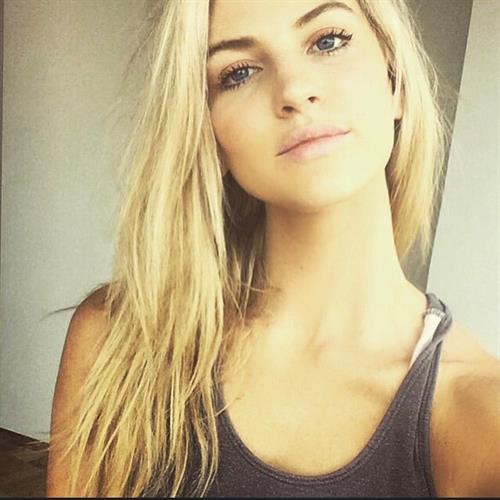 Kelly Thomas taking a selfie