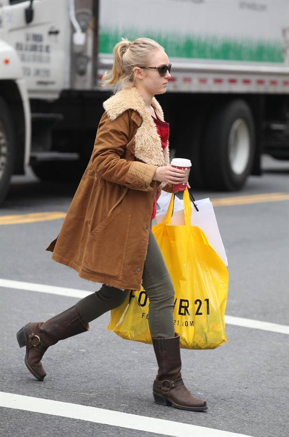 AnnaSophia Robb out shopping in New York City 12/21/12 