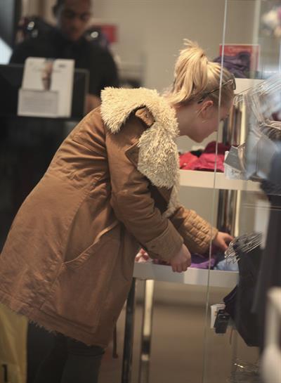AnnaSophia Robb out shopping in New York City 12/21/12 