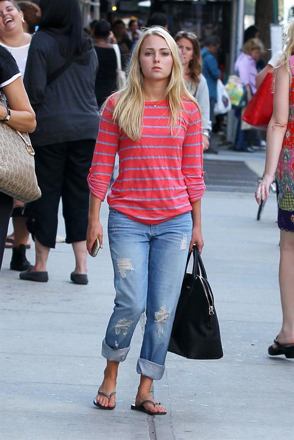AnnaSophia Robb - out & about in New York City on Sept 12 2012