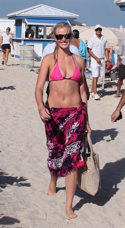 Anne Vyalitsyna bikini candids in Miami 11/23/12 
