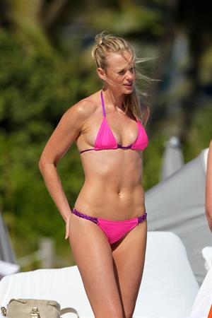Anne Vyalitsyna bikini candids in Miami 11/23/12 
