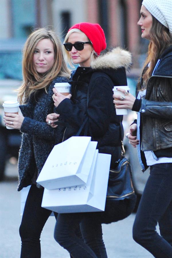 Ashlee Simpson shopping in NYC 1/6/13  