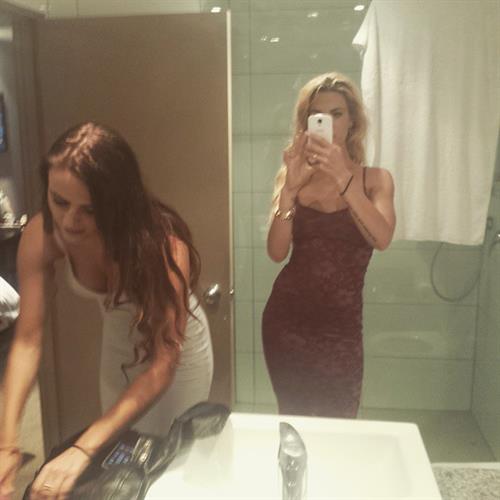 Laura Surrich taking a selfie