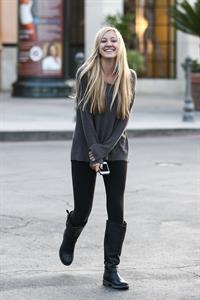 Ava Sambora leaving theater in Calabasas 10/31/12 