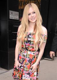 Avril Lavigne – “Good Morning America” NYC 11/5/13  