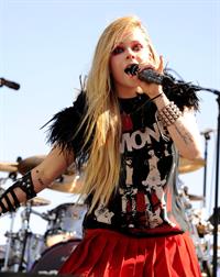 Avril Lavigne – iHeartRadio Music Festival 9/21/13  