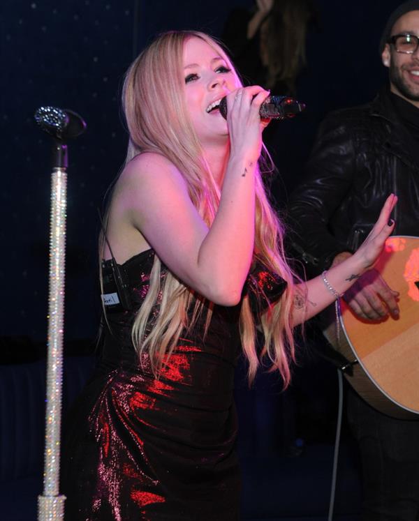 Avril Lavigne – Album Release Party in NY 11/5/13  