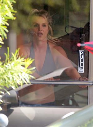 Britney Spears Leaving dance studio in Sherman Oaks, Los Angeles 23.10.2013 