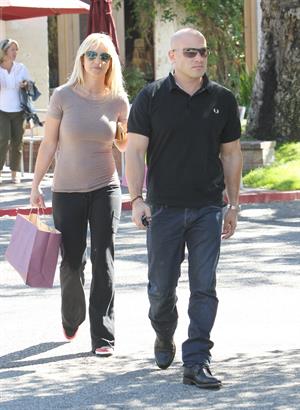 Britney Spears out shopping in Calabasas 10/23/12 