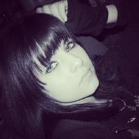 Neon Lynxie taking a selfie