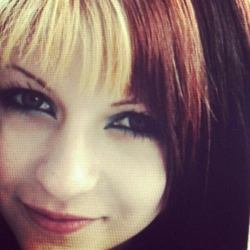 Neon Lynxie taking a selfie