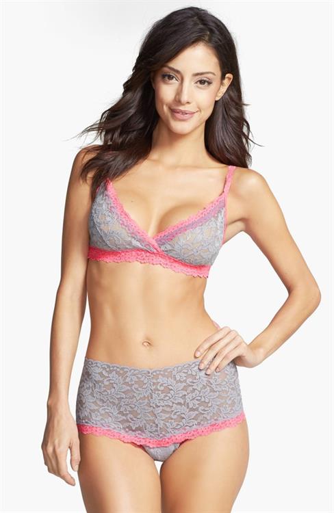 Mayra Suárez in lingerie