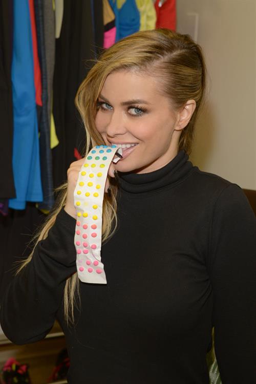 Carmen Electra Preparing for her FONey Years Eve Appearance in LA 26.12.12 