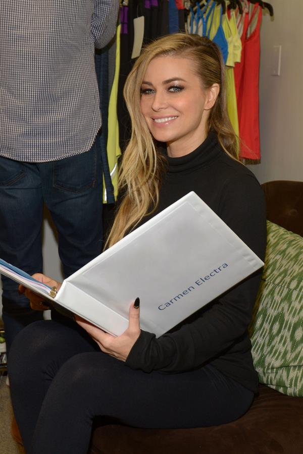 Carmen Electra Preparing for her FONey Years Eve Appearance in LA 26.12.12 