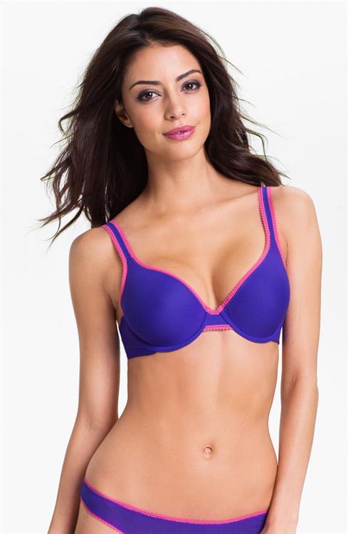 Mayra Suárez in lingerie