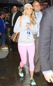 Carrie Underwood “Good Morning America” departure candids in New York, November 1, 2013 