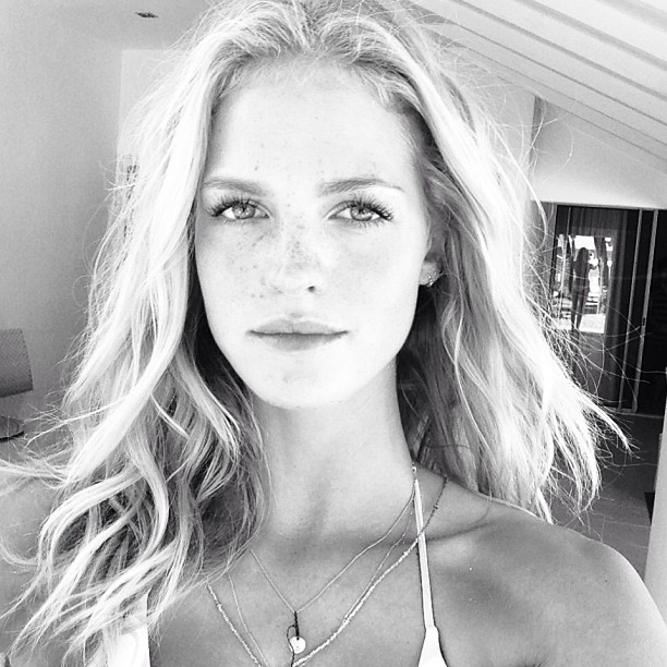 Erin Heatherton taking a selfie