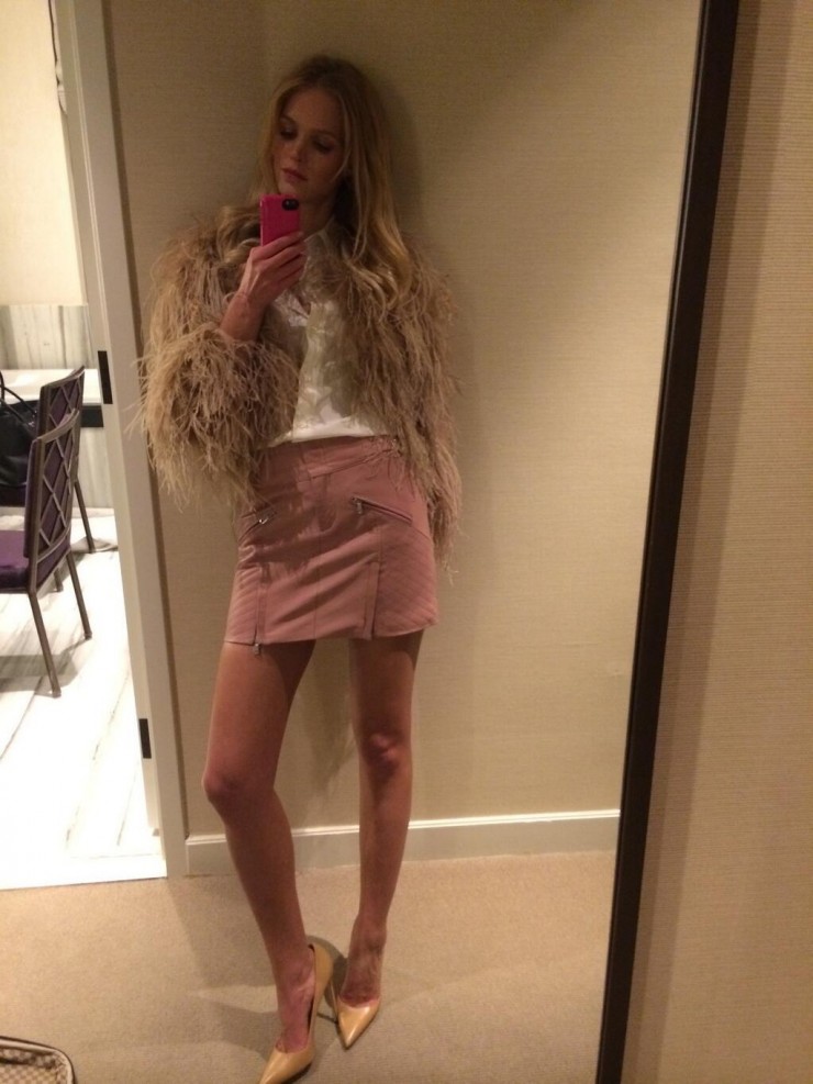 Erin Heatherton taking a selfie