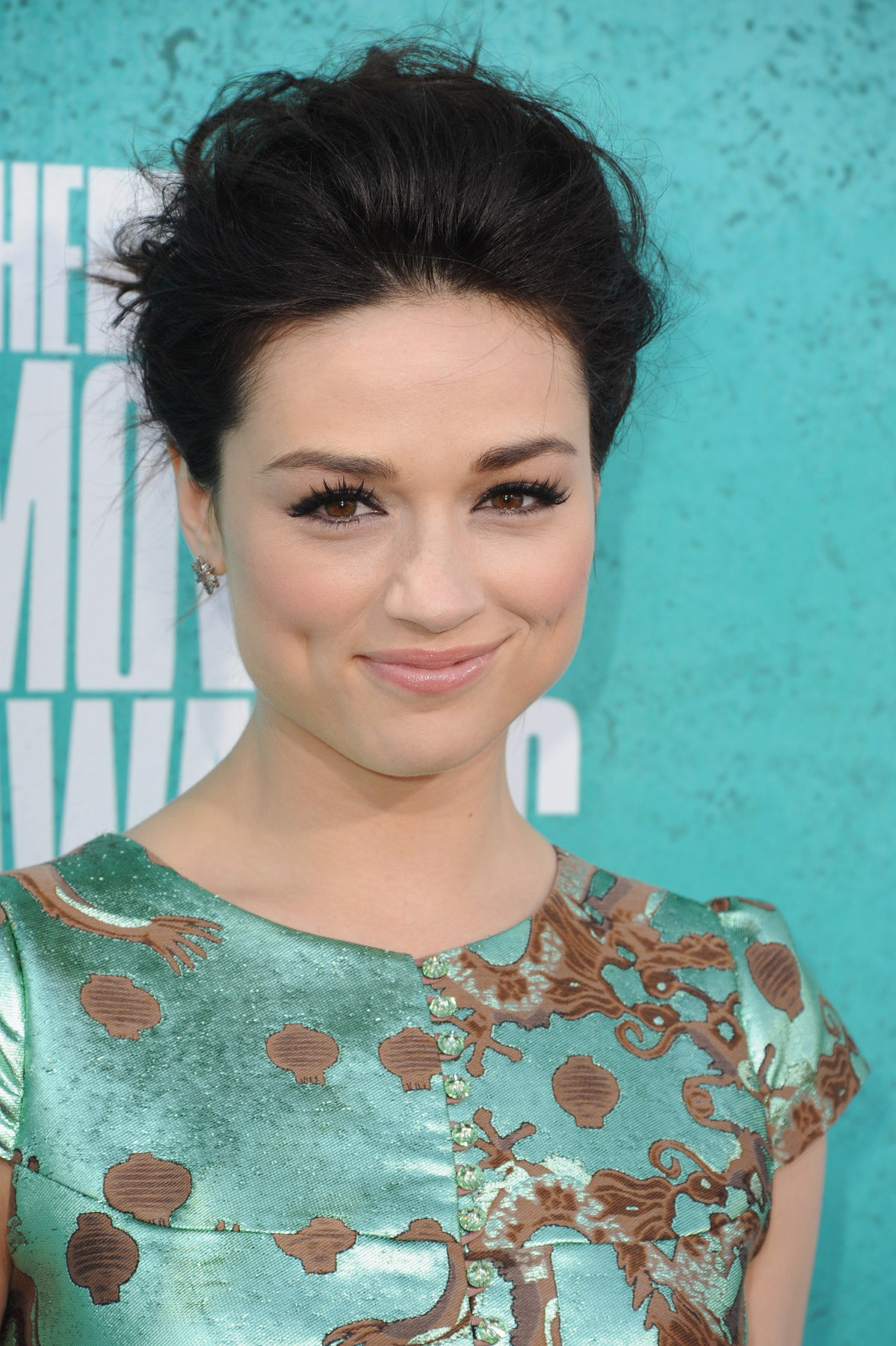 Crystal Reed - 2012 MTV Movie Awards (Arrival) in Universal City (June 3, 2012)
