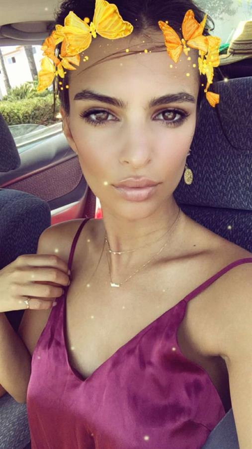 Emily Ratajkowski taking a selfie