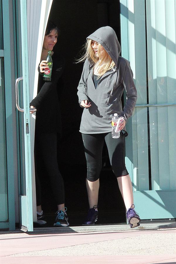 Dakota Fanning leaving a workout class in LA 12/20/12 