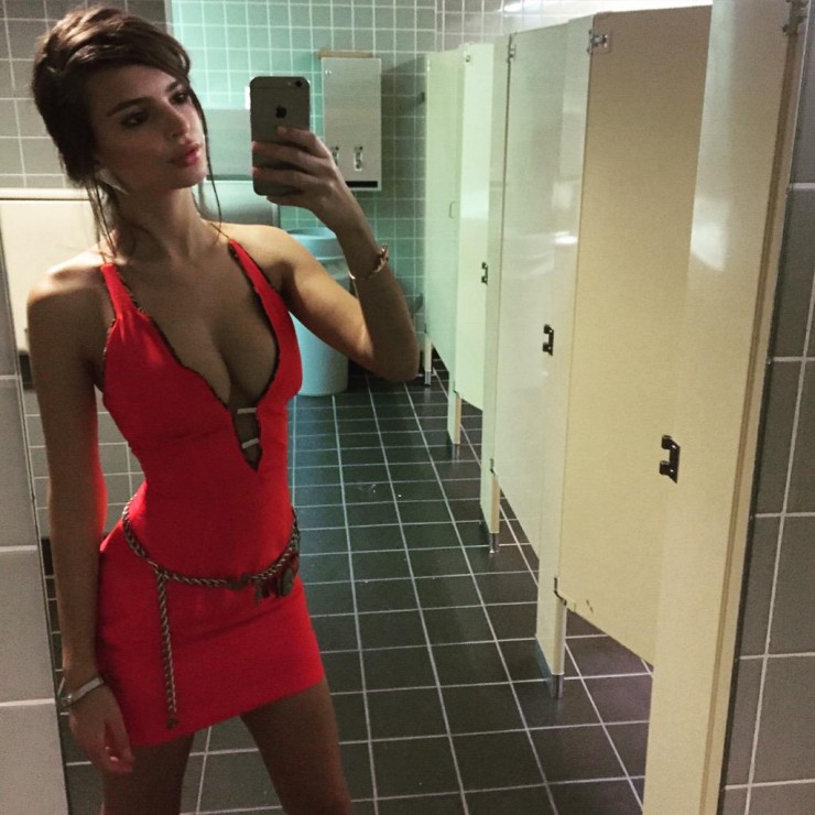 Emily Ratajkowski taking a selfie