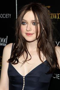 Dakota Fanning Breaking Dawn 2 premiere in NY 11/15/12 