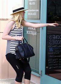 Dakota Fanning - 2012-08-17 - Leaving a dance class in Studio City