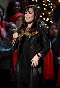 Demi Lovato TNT Christmas 2012 @ the National bldg Museum in WA 12/9/12 