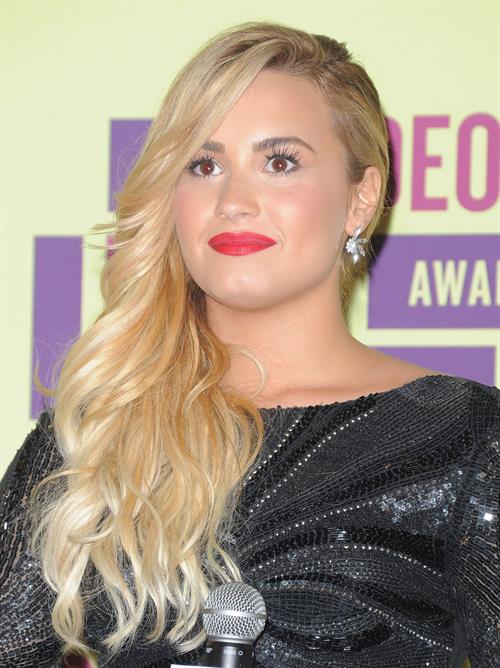 Demi Lovato - MTV Video Music Awards in Los Angeles - September 6, 2012
