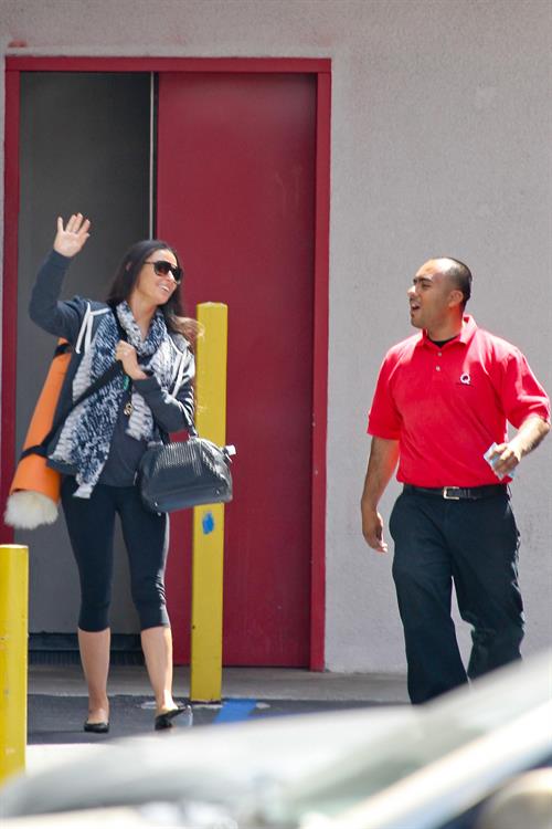 Demi Moore Leaving her pilates class after a workout in Hollywood (May 15, 2013) 