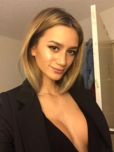 Jenah Yamamoto taking a selfie