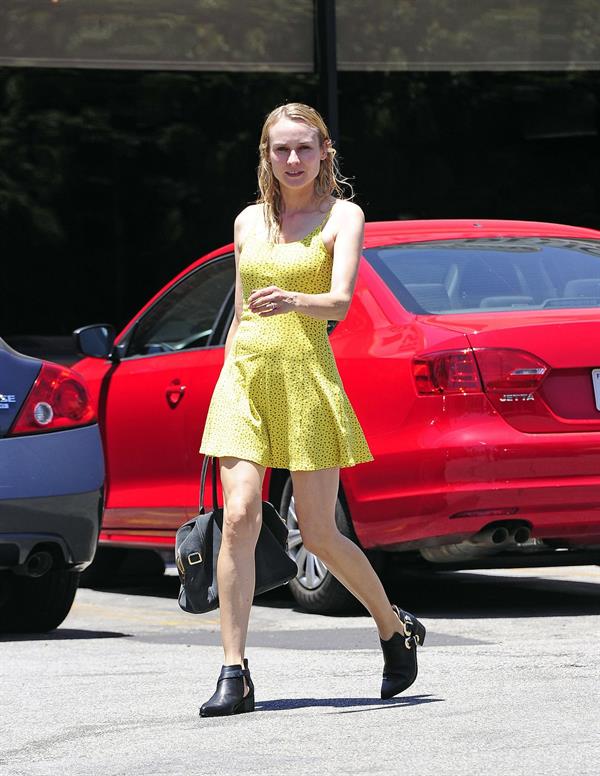 Diane Kruger Arrives at the Oaks Gourmet in Los Feliz on June 19, 2013