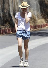 Diane Kruger Taking a Sunday stroll in Hollywood 11.08.13 